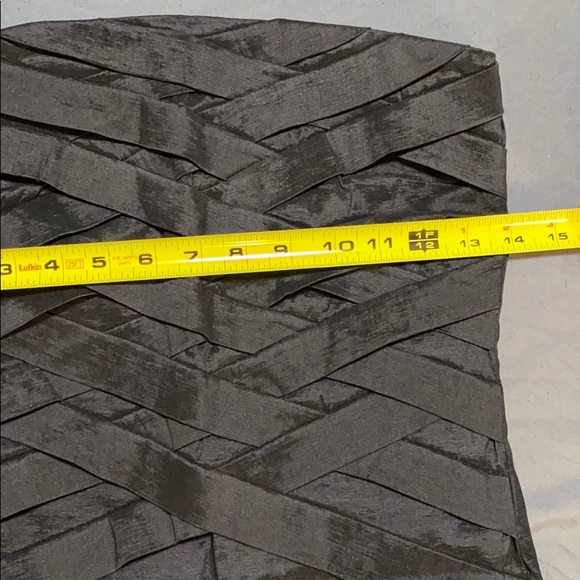 Wet seal size medium.  Mid thigh length. - Picture 5 of 7